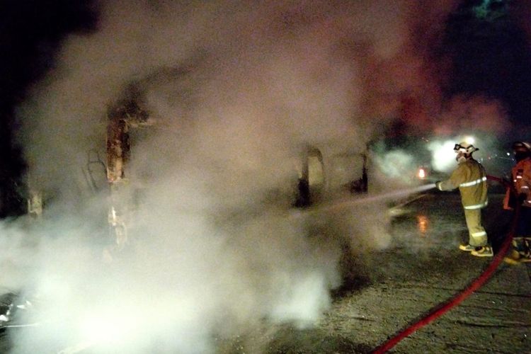 Elf Terbakar di Tol Solo-Ngawi Sragen, Diduga Korsleting Listrik