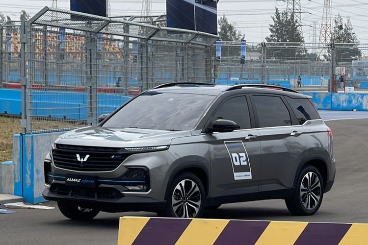 Wuling Almaz Hybrid