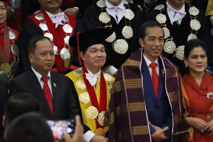 Presiden Joko Widodo memberikan orasi ilmiah pada Dies Natalis Universitas Sumatera Utara (USU) ke-66, di Sumatera Utara (8/10/2018) 