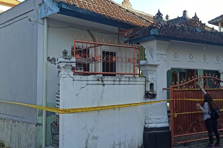 Rumah dokter gigi berinisial KAW (53), di Gang Bajangan, Jalan Raya Padang Luwih, Kelurahan Dalung, Kecamatan Kuta Utara, Kabupaten Badung, Bali, yang dijadikan tempat praktik aborsi ilegal sejak tahun 2020. Kompas.com/ Yohanes Valdi Seriang Ginta