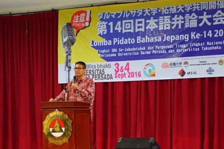 Rektor Unsada Dadang Solihin saat memberikan sambutan pada pembukaan acara Lomba Pidato Bahasa Jepang di Auditorium Grha Wira Bakti, Sabtu (3/9/2016) lalu.