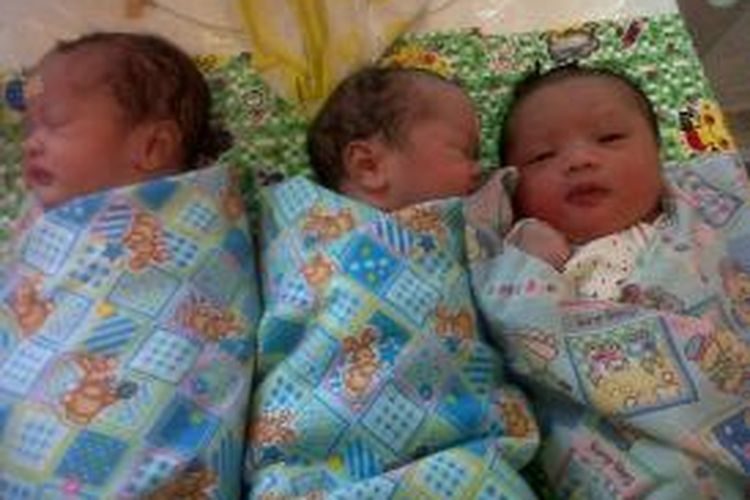 Bayi-bayi yang lahir di RSUD dr Wahidin Sudirohusodo, Mojokerto, Jawa Timur, pada tanggal unik, 11-12-13 atau 11 Desember 2013.
