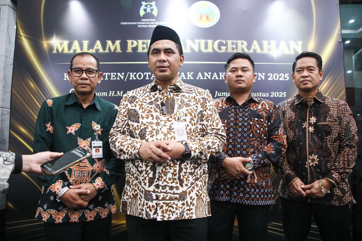 Wakil Gubernur Jateng Taj Yasin dalam ajang Penganugerahan Kabupaten/Kota Layak Anak (KLA) Tahun 2025 oleh Kementerian Pemberdayaan Perempuan dan Perlindungan Anak (Kemen PPPA) di Auditorium kantor Kementerian Agama, Jakarta, Jumat (8/8/2025) malam.
