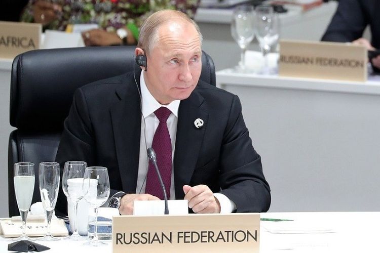 Presiden Rusia Vladimir Putin saat menghadiri agenda di KTT G20, di Osaka, Jepang, Jumat (28/6/2019).