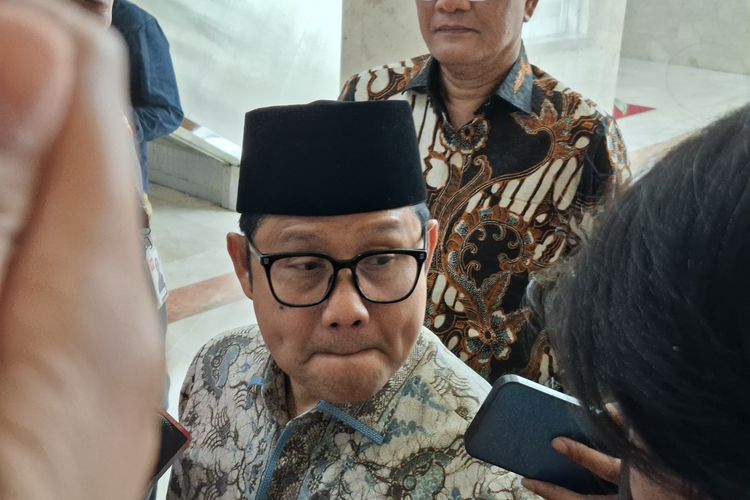 Ketua Umum Partai Kebangkitan Bangsa (PKB) Muhaimin Iskandar alias Cak Imin ditemui di Kompleks Parlemen Senayan, Jakarta, Senin (1/7/2024).