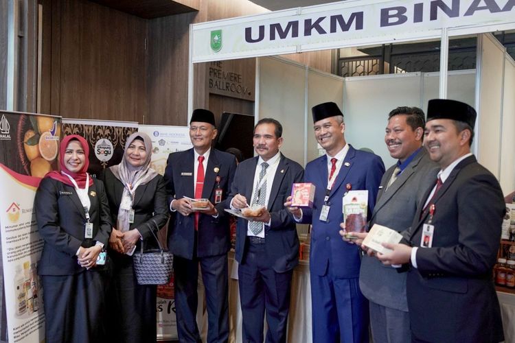 Pertemuan tim teknis dan persidangan ke-20 Kelompok Kerja (KK) Sosek Malindo/Jawatan Kuasa Kerja (JKK) Sosek Malindo tingkat Provinsi Riau/Kepulauan Riau dan peringkat negeri Melaka/Johor di Hotel Premiere Pekanbaru, Selasa (1/10/2024).
