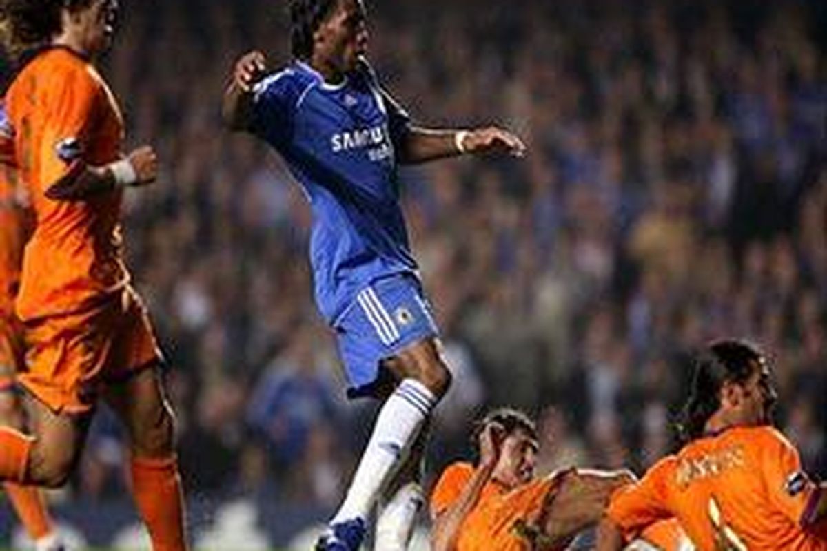 Pertemuan terakhir Barcelona lawan Chelsea pada Januari 2008. Kini, mereka kembali saling bunuh di babak semifinal Liga Champions.