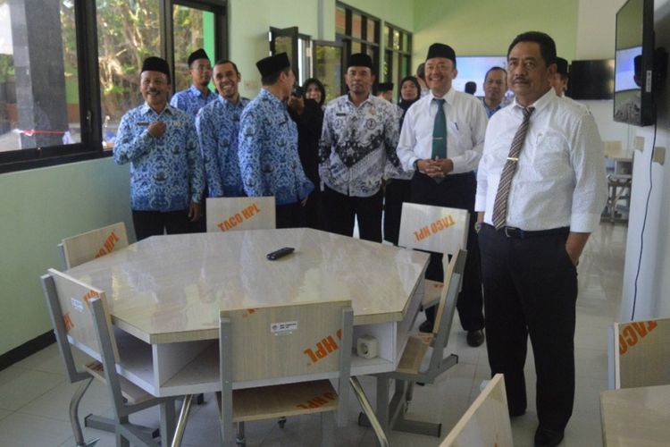 Gedung Active Learning Classroom (ALC) di dalam kawasan SMP Negeri 1 Trenggalek. 