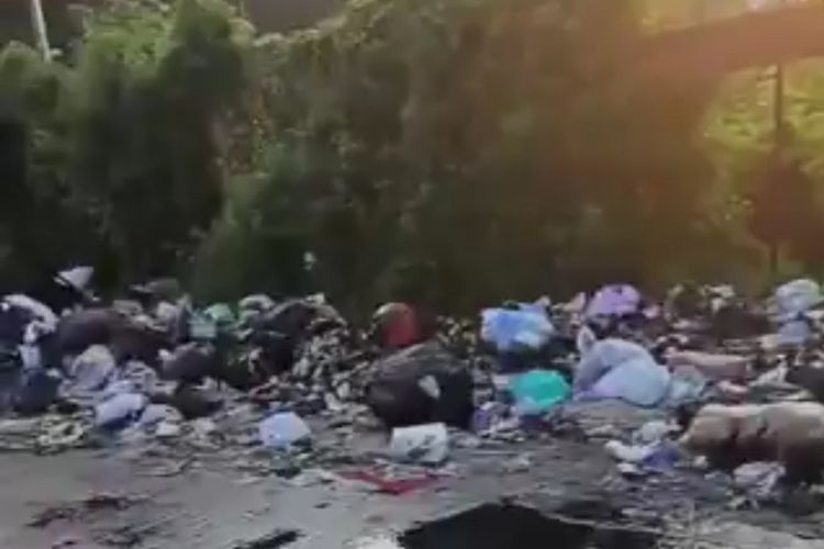 Tumpukan Sampah di Babarsari Jogja, DLH: Sekarang Kami Ambil, tapi Nanti...