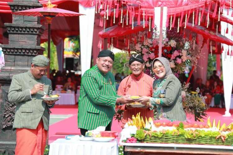 Bupati Klaten Sri Mulyani pada peringatan upacara Hari Jadi ke-220 Klaten.