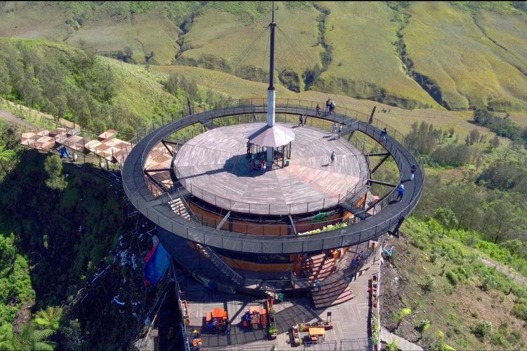 Kafe viral, Bromo Hillside dengan panorama 360 derajat.