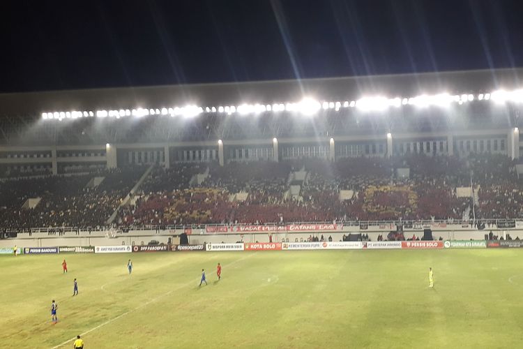 Laga uji coba Persis Solo vs Persib Bandung di Stadion Manahan, Solo, Sabtu (15/2/2020) malam WIB,