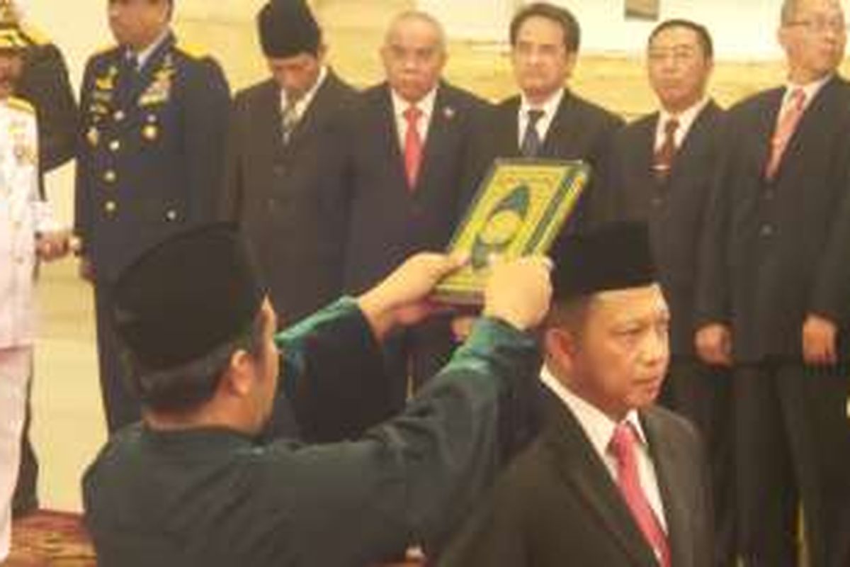 Momen pengambilan sumpah jabatan Irjen (pol) Tito Karnavian sebagai Kepala BNPT di Istana Negara, Rabu (16/3/2016).