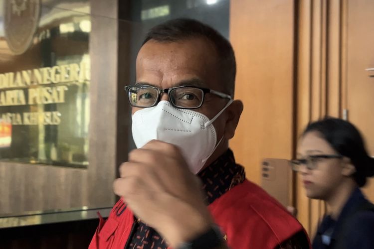 Mantan Direktur Utama PT Garuda Indonesia Emirsyah Satar saat ditemui di Pengadilan Tindak Pidana Korupsi (Tipikor) pada Pengadilan Negeri (PN) Jakarta Pusat, Senin (18/9/2023).