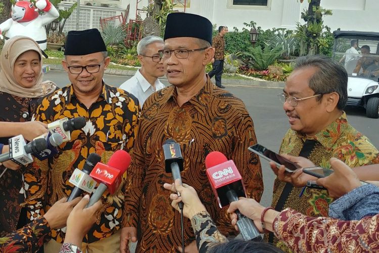 Ketua Umum PP Muhammadiyah Haedar Nashir usai diterima Presiden Jokowi di Istana bersama 177 mahasiswa dari Ikatan Mahasiswa Muhammadiyah (IMM) di Istana Negara, Jakarta, Senin (6/8/2018) siang.