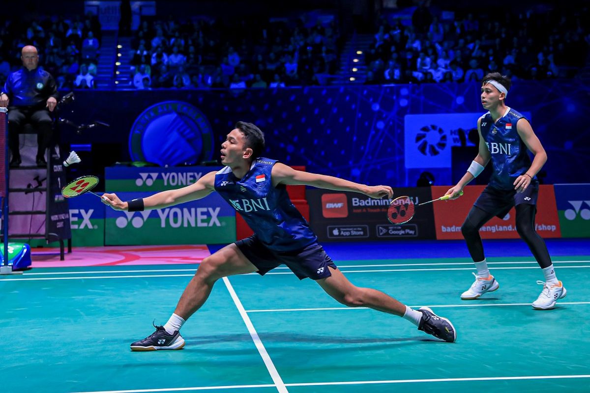 Ganda putra Indonesia Fajar Alfian/Muhammad Rian Ardianto saat tampil pada final All England 2023 kontra Mohammad Ahsan/Hendra Setiawan di Utilita Arena Birmingham, Inggris, Minggu (19/3/2023) malam WIB. Terkini, Fajar/Rian ikut berpartisipasi pada Spain Masters 2023.