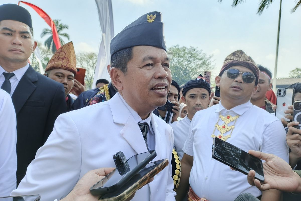 Gubernur Jabar Dedi Mulyadi di Gedung Sate usai upacara pengibaran Sang Merah Putih dalam rangka HUT ke-80 RI di Lapangan Gasibu, Kota Bandung, Minggu (17/8/2025).