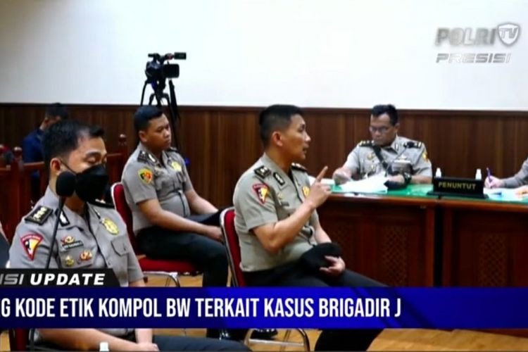 Kompol Baiquni menjalani sidang KKEP di Gedung TNCC, Mabes Polri, Jakarta, Jumat (2/9/2022).