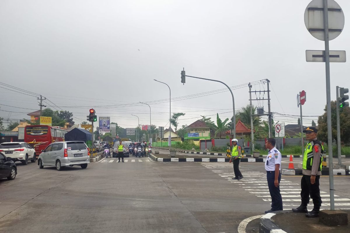 Jelang Arus Balik, Kemacetan Mulai Terjadi di Sekitar Exit Tol Tingkir Salatiga