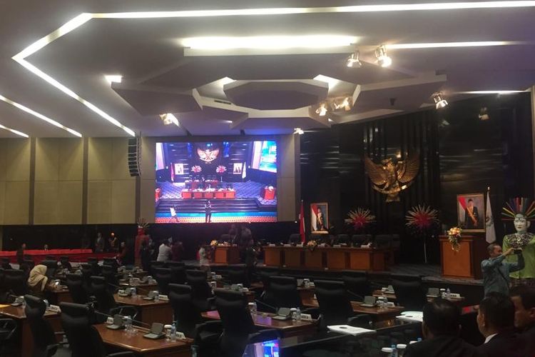 Rapat paripurna di DPRD DKI Jakarta, Rabu (26/6/2019).