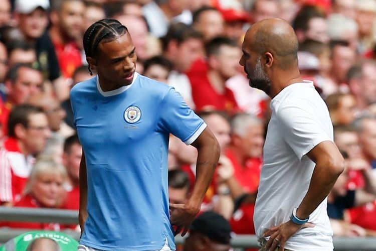 Pemain Manchester City, Leroy Sane, yang mengalami cedera ditarik keluar pelatih Pep Guardiola pada pertandingan Liverpool vs Man City dalam Community Shield 2019 di Stadion Wembley, 4 Agustus 2019.