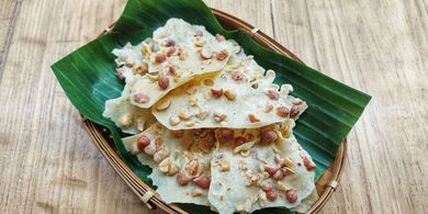 Tips Membuat Peyek Kacang Renyah dan Tahan Lama, Goreng dengan Cara Ini!