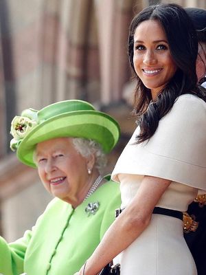 Tim Ratu Inggris mengunggah foto Ratu bersama Meghan Markle di hari ulang tahun ke-39 Meghan.