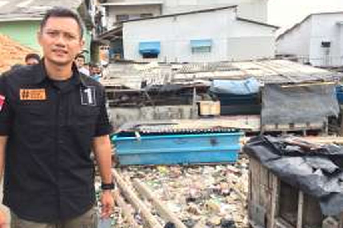 Cagub DKI Jakarta, Agus Harimurti Yudhoyono di Kamal Muara, Penjaringan, Jakarta Utara, Jumat (30/12/2016).