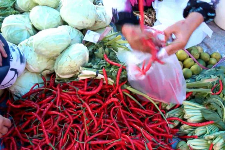 Emak-Emak Keluhkan Harga Sembako Yang Melambung Tinggi