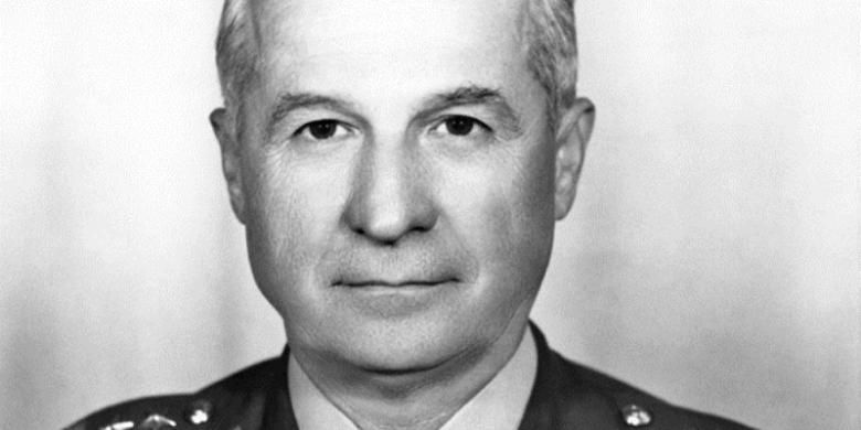 Jenderal Kenan Evren (1917-2015), pemimpin kudeta militer pada 1980 yang kemudian menjadi presiden ketujuh Turki yang memerintah pada 1980-1989.