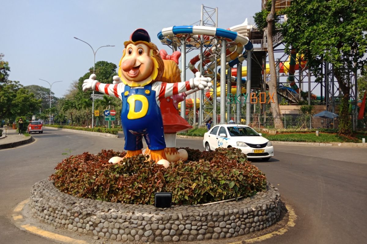 Ikon boneka Dufan di Ancol Taman Impian, Jakarta.