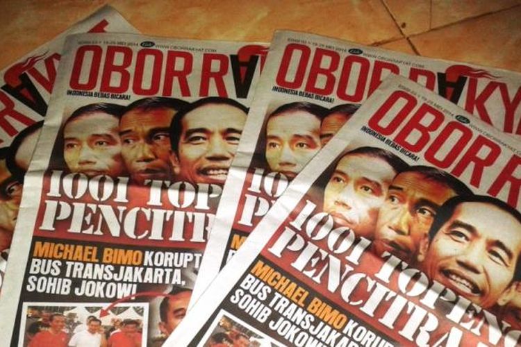 Sehari sebelum pemungutan suara, Warga Kabupaten Jember, Jawa Timur, mendapat kiriman tabloid Obor Rakyat, Selasa (8/7/2014).