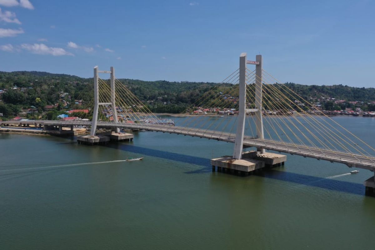 Kabel pada teknologi jembatan cable stayed ini diimpor dari Austria.