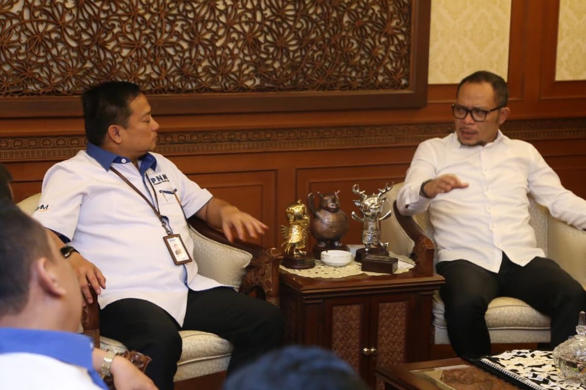 Menaker Hanif Dakhiri menerima audiensi  Direktur Utama Penanaman Nasional Madani Arief  Mulyadi di kantor Kementerian Tenaga Kerja, Jakarta, Senin (13/5/19). 