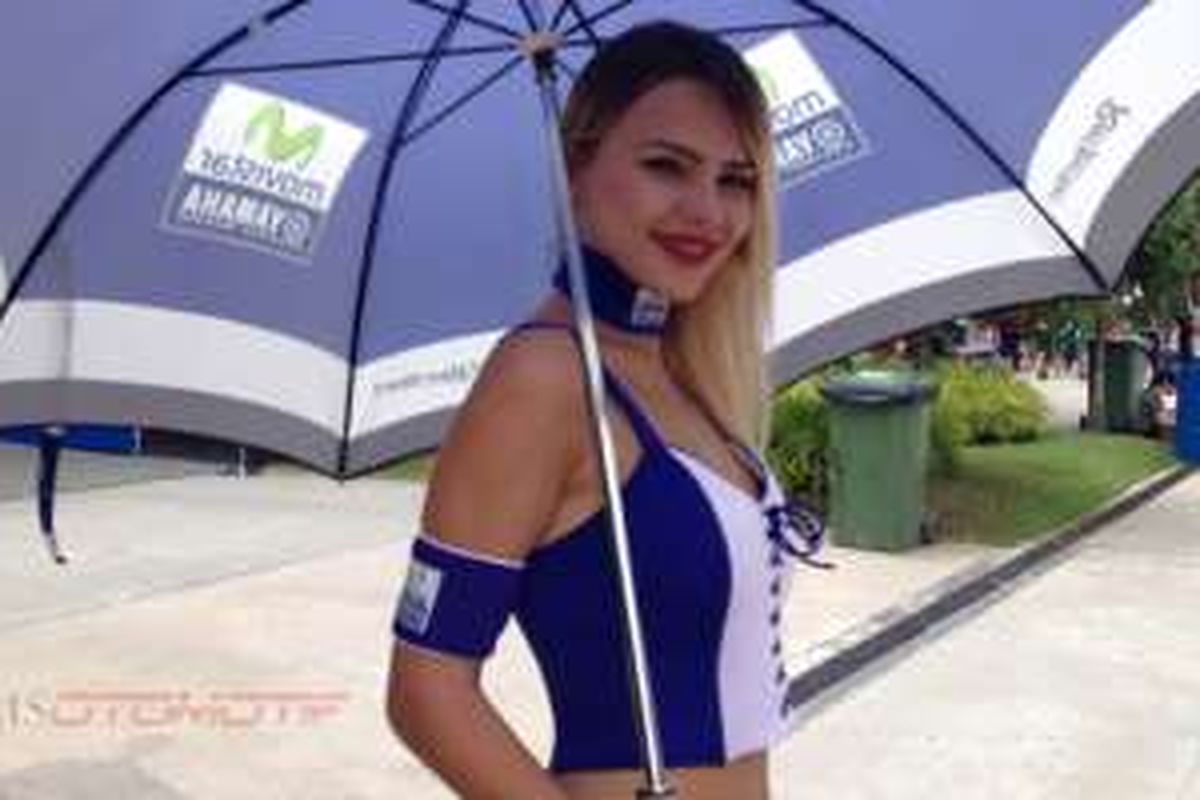 Umbrella Girl MotoGP.