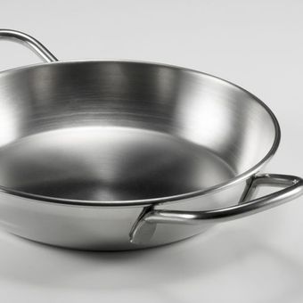 Ilustrasi wajan stainless steel.