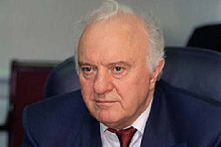 Diplomat Uni Soviet Eduard Shevardnadze. [Via Wikipedia.org]