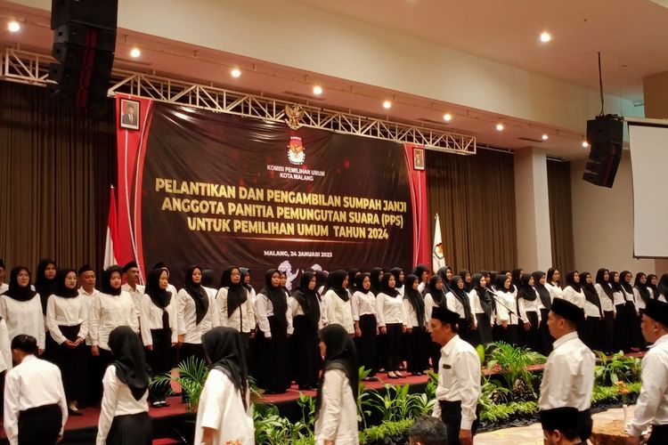 Komisi Pemilihan Umum atau KPU Kota Malang melantik sebanyak 171 anggota Panitia Pemungutan Suara (PPS) pada Selasa (24/1/2023) di salah satu hotel Kota Malang.