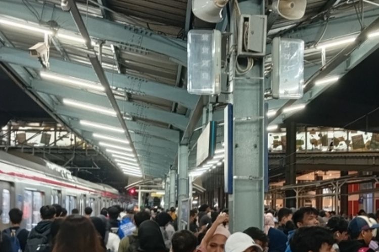 Gangguan KRL Tanah Abang–Rangkasbitung, Perjalanan Hanya Sampai Stasiun Ini