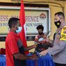 Menyerahkan Diri ke Polisi, 5 Anggota KKB Cium Bendera Merah Putih