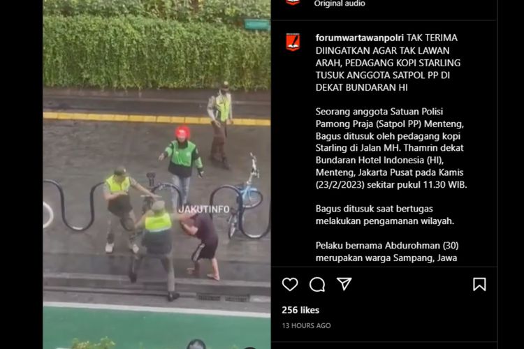 Perkelahian antara anggota Satpol PP dengan opedagang kopi keliling terekam kamera warganet pada Kamis (23/2/2023). Perkelahian terjadi di depan Hotel Grand Hyatt, Jakarta Pusat puku; 11.30 WIB.