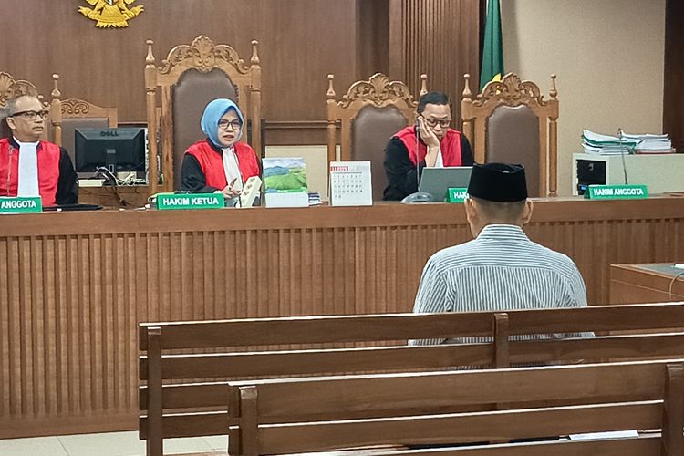 Eks Ketua Ombudsman Ungkap Penangkapannya pada Dini Hari, Istri Sempat Menunggu di Luar