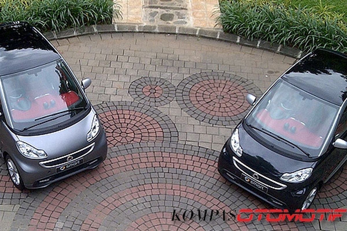 Mobil kecil dua penumpang Smart Fortwo dengan penampilan baru