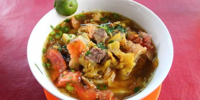 Soto Mie khas Bogor, dapat ditemui di banyak tempat di kota hujan. Cirikhasnya menggunakan kroket goreng yang kering, sehingga menghasilkan citarasa renyah ketika dimakan.