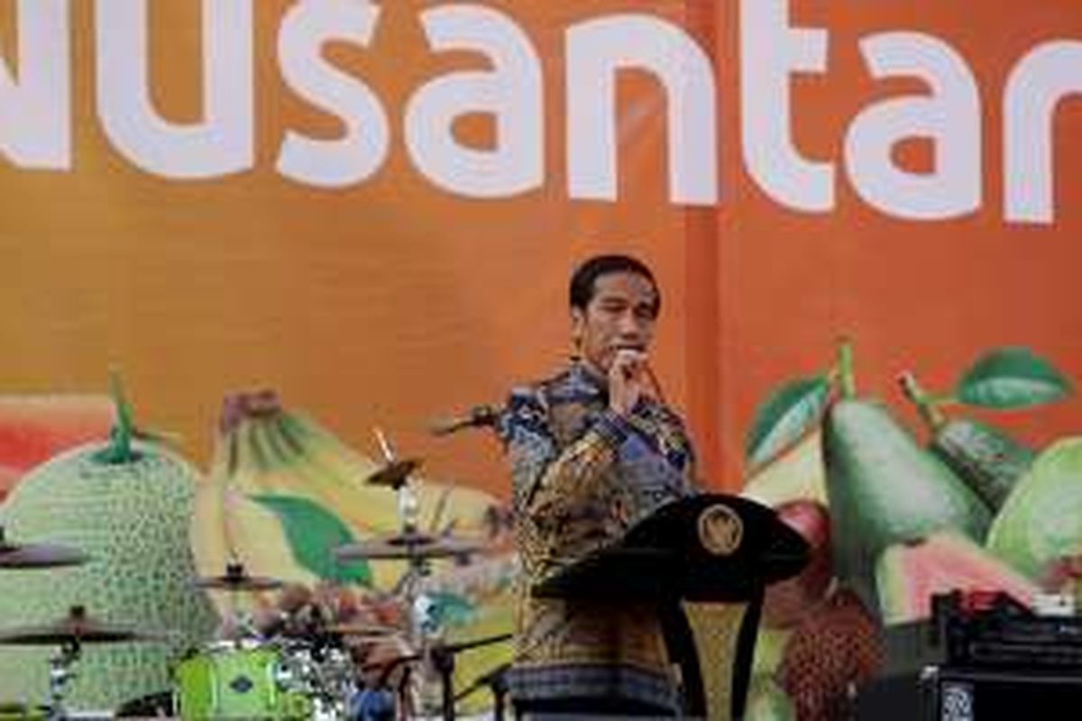 Presiden Joko Widodo saat membuka acara Fruit Indonesia 2016 di Lapangan Parkir Timur Senayan Jakarta, Kamis (16/11/2016).