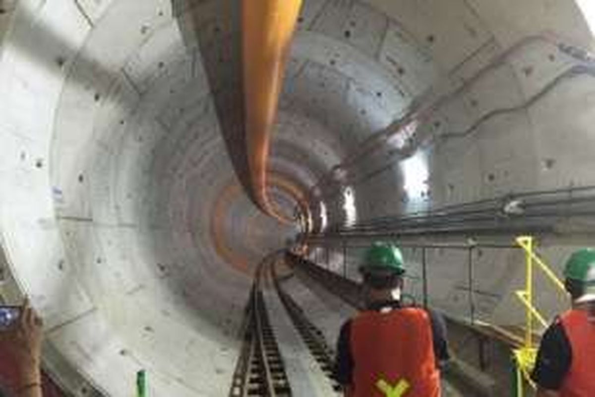 Penyelesaian pekerjaan konstruksi MRT Jakarta koridor Selatan-Utara Fase 1 (Lebak Bulus - Bundaran HI), untuk pekerjaan proyek pada struktur layang telah menyelesaikan 30,35% dan struktur bawah tanah sebesar 63,25% (data per 30 April 2016). 