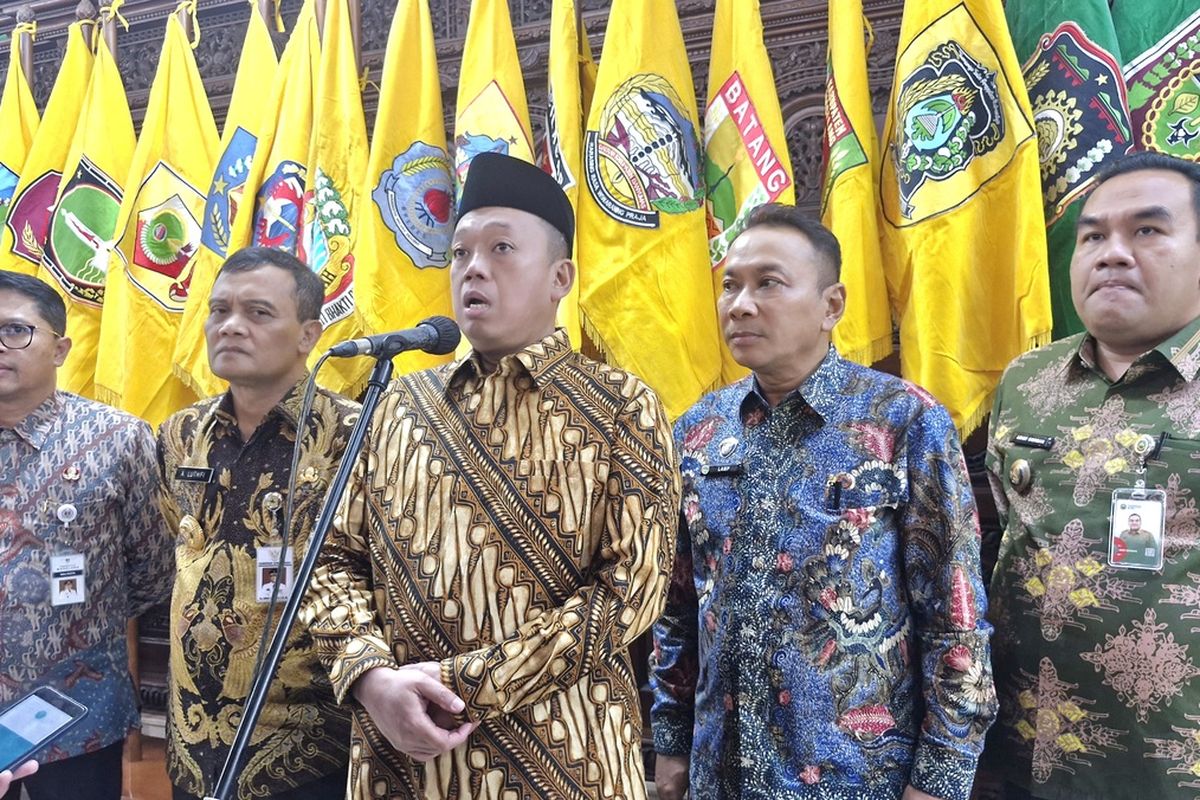 Menteri Agraria dan Tata Ruang/Badan Pertanahan Nasional (ATR/BPN) RI, Nusron Wahid saat kunjungan kerja di kantor Gubernur Jateng, Kamis (17/4/2025).