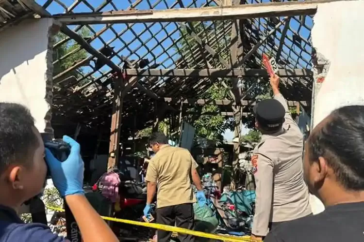 Ledakan Petasan di Nganjuk, Rumah Hancur, Korban Alami Luka Bakar 90 Persen