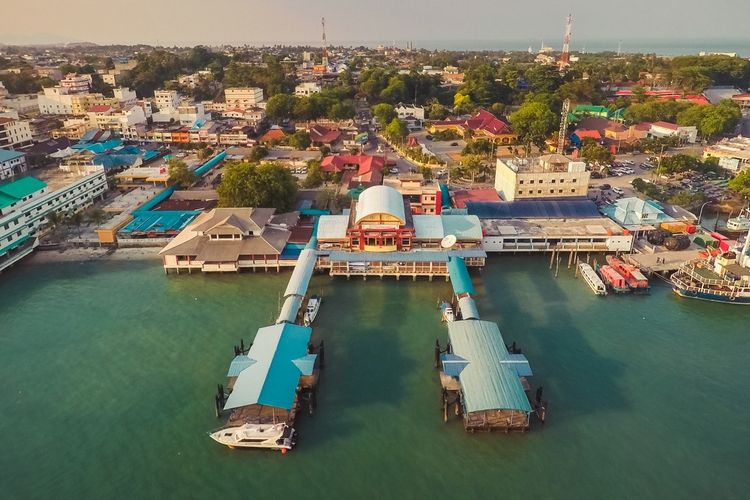 Gubernur Kepulauan Riau (Kepri) Ansar Ahmad kembali menyurati Kementerian Perhubungan (Kemenhub) terkait belum dibukanya Pelabuhan Internasional Tanjungbalai Karimun hingga 1 April 2022.