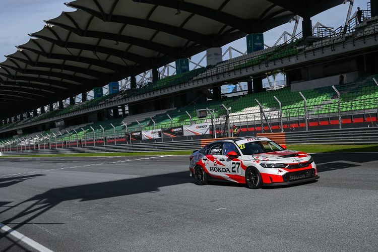 Pebalap Indonesia Juara MTCC 300KM Sepang